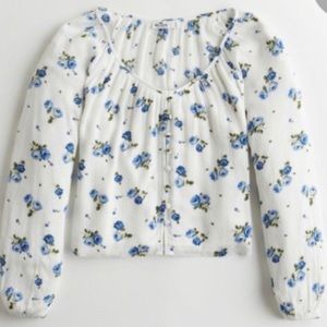 Hollister floral blouse. Only worn one time